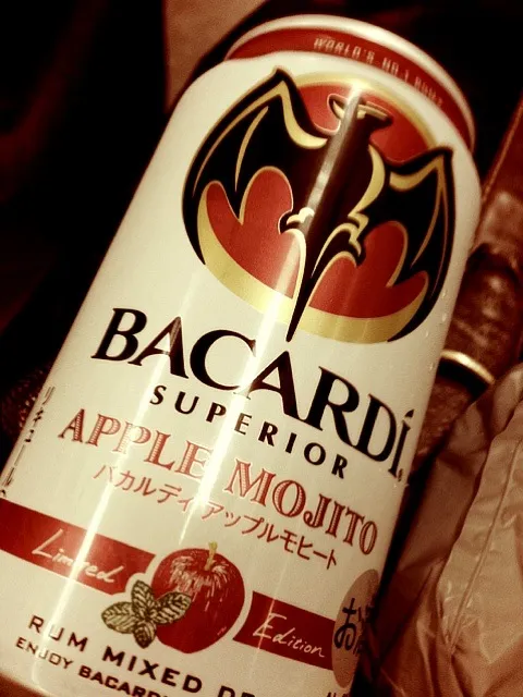 Snapdishの料理写真:BACARDÍ APPLE MOJITO|Keisuke Makinoさん