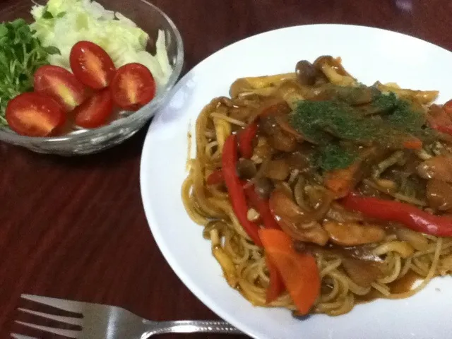 しめじカレースパゲティ、サラダ|SasaMasa213さん