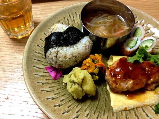 今日の夕食☆つくねハンバーグのワンプレート♪|satomiさん