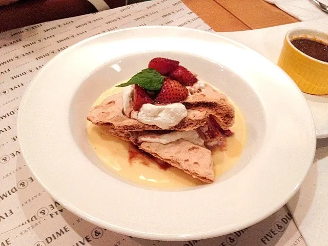 Spiced Eton Mess. Thumbs Up.|leoyunyingさん