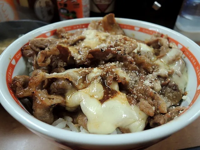 Snapdishの料理写真:焼きチーズ牛丼|マハロ菊池さん