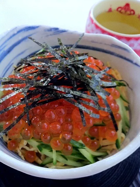 いくら丼|あみん´ω`)ﾉさん