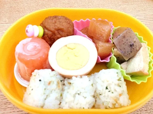 Snapdishの料理写真:おでん弁当|陽子さん