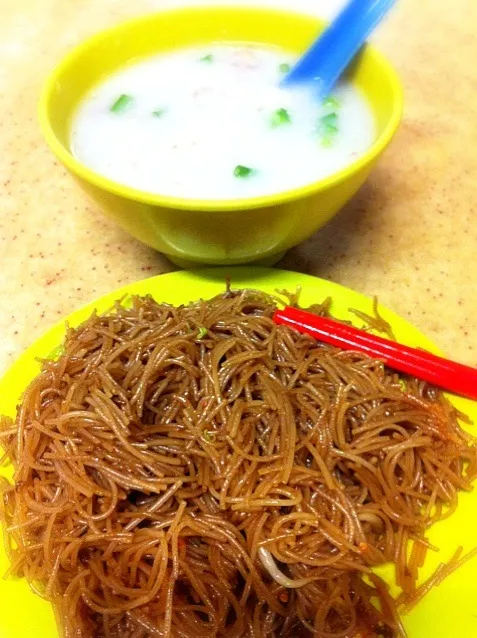 Breakfast  porridge and bee hoon|karen limさん