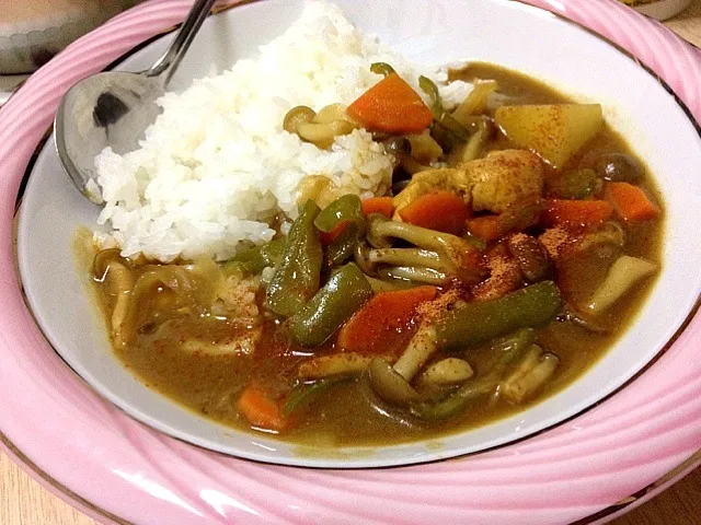 Snapdishの料理写真:野菜たっぷりキノコカレー|お料理勉強なうー！さん