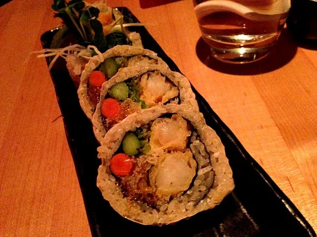 Snapdishの料理写真:Prawn tempura roll|michael rylanderさん