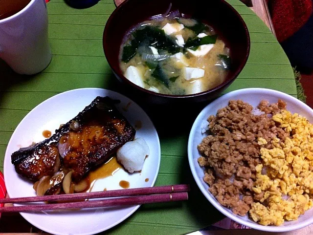 ぶりの照り焼き、そぼろご飯|C-or!さん