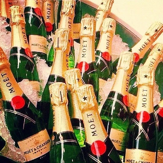 Mini Moët . Happy weekend|Mさん