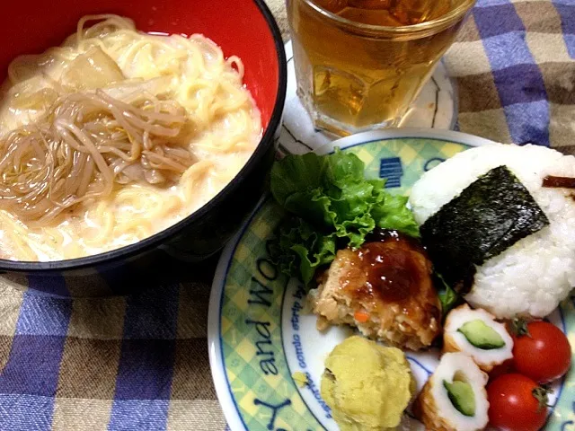 トンコツラーメン定食☆おかずは昨日と一緒(^^;;|satomiさん