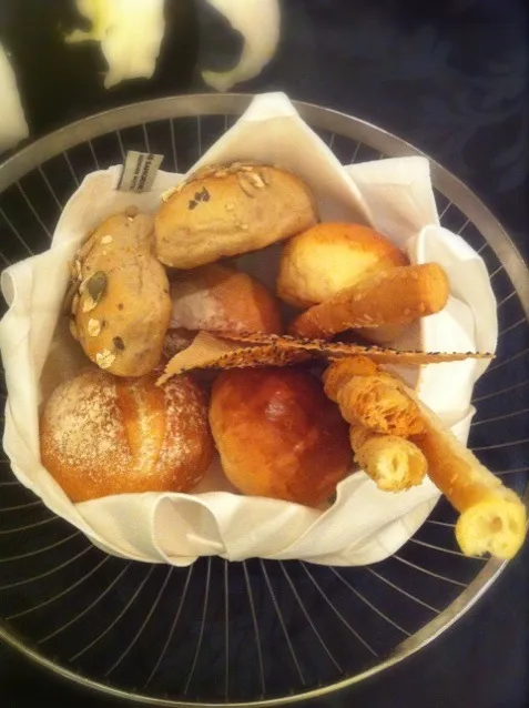 Assorted bread|Pim Patanasuthikulさん