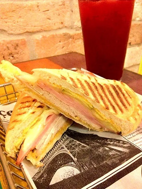 Snapdishの料理写真:Cuban Sandwich|gabrielaさん