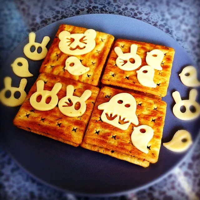 Crackers with cute animals :)|shirlynさん