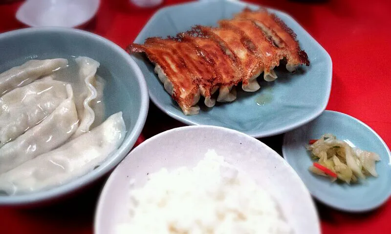 みんみんで焼き餃子と水餃子|katsu7dさん