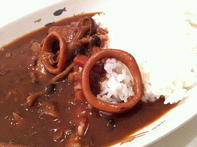 Snapdishの料理写真:なんか、色がイマイチ(汗)またまた2日目シーフードトマトカレー☆|shinoさん