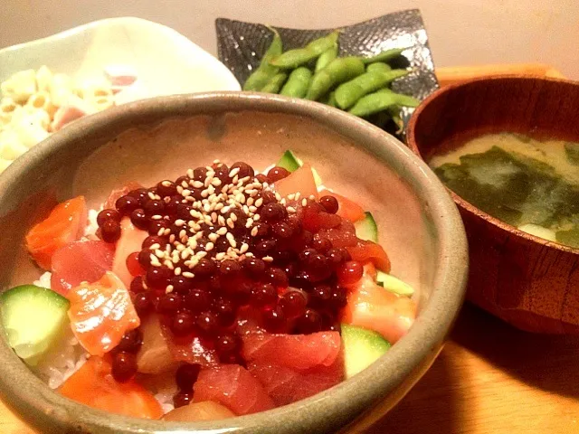 海鮮丼にイクラの醤油漬けのせ！|mioさん