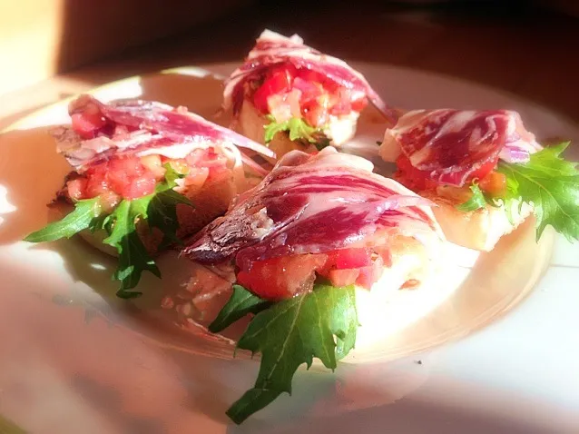 Spanish Iberico Ham with Tomatoes Toast|Misstyさん