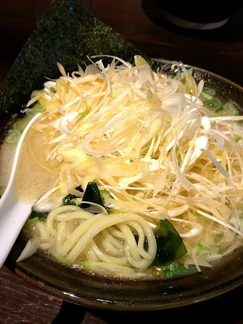 Snapdishの料理写真:壱八屋 ネギ塩ラーメン|かなめさん