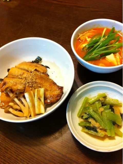 秋刀魚の蒲焼き丼、揚げと小松菜の煮物、スンドゥブ|きりママさん