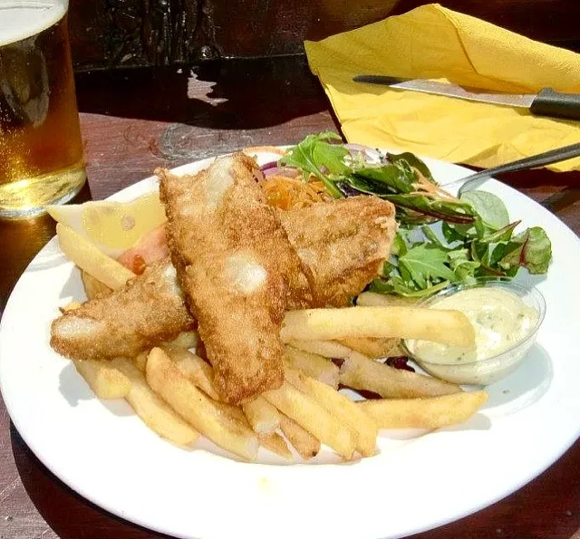 Wild caught Barramundi fish-n-chips|Lee Annさん