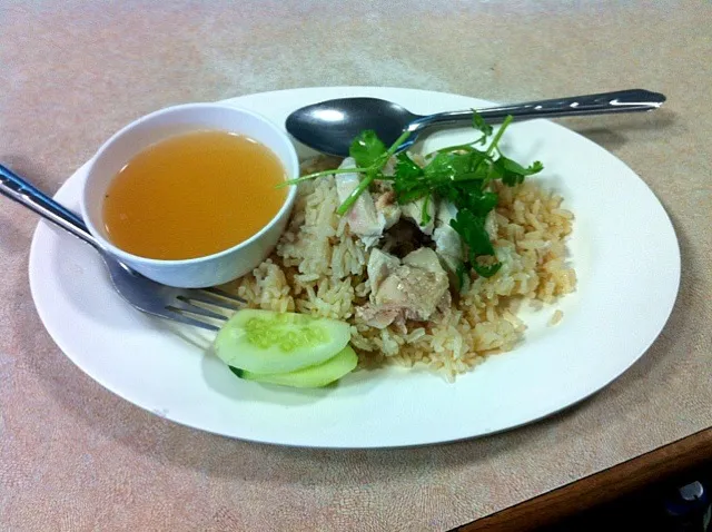 ข้าวมันไก่ カーオマンガイ☆茹で鶏ご飯@แผงลอยที่โคราช コラートの屋台|akiさん