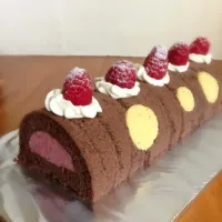 Choc cake with Strawberry mousse|Josephine Tanさん