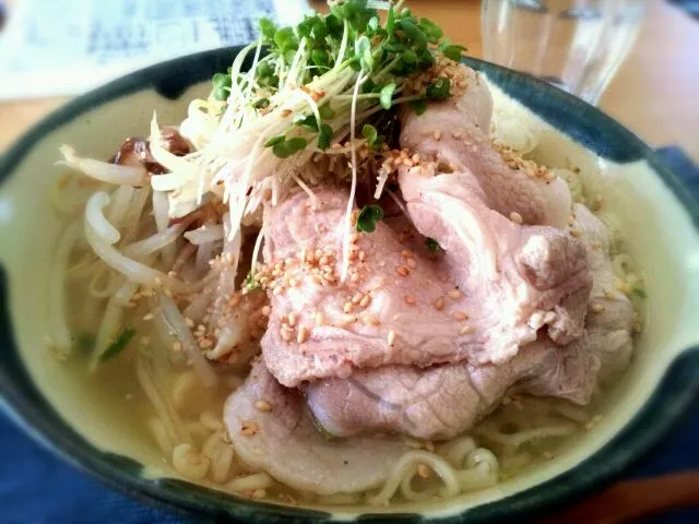 サッポロ一番塩ラーメン　ゆで豚&もやし|873さん