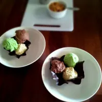 Snapdishの料理写真:vanilla bean, nutella and pandan ice cream in chocolate bowls|Michelleさん