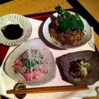 Snapdishの料理写真:天然ぶりの刺身、肉じゃが、鶏のハツの酢醤油漬け、