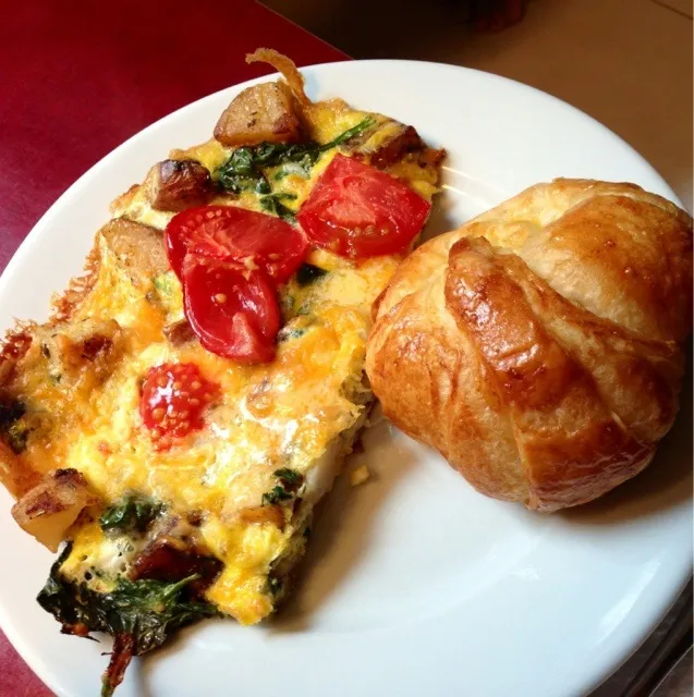 Bacon cheese spinach tomato potato frittata|michael rylanderさん