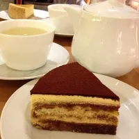 Tiramisu is a must order dessert.|leoyunyingさん