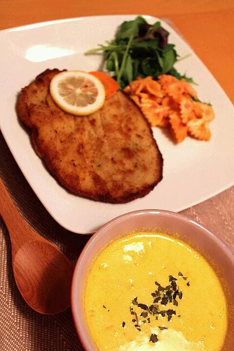 ミラノ風カツレツとカボチャスープ|ちびめがさん