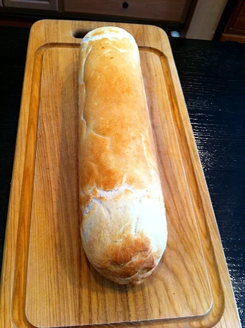 Snapdishの料理写真:French Bread baked in a Pyrex Bake A Round|Holly Doranさん