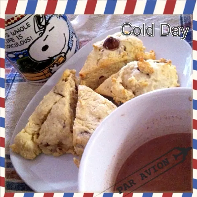 Snapdishの料理写真:Hot cocoa & scones|むちこさん