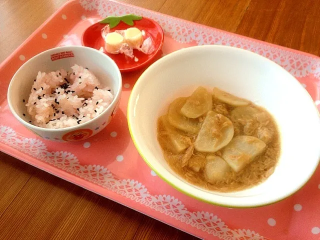 2歳ランチ★引き出物のお赤飯、カブとツナのコンソメ煮、チーズ|溜池さん