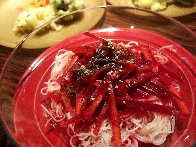 Snapdishの料理写真:ビーツそうめん🍅|bronzebeeさん