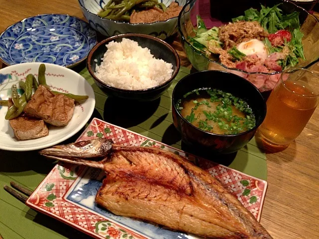 かますの一夜干し  厚揚げとインゲンの煮物  納豆サラダ   かじめの味噌汁|高田恵子さん