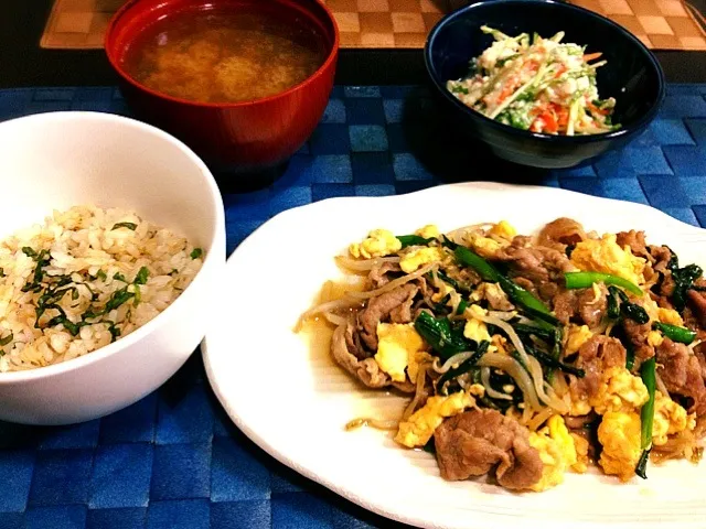 じゃこと大葉の混ぜ御飯・ニラと豚肉と卵の和風炒め・白和え風水菜サラダ・シジミのお味噌汁|じゅんさん