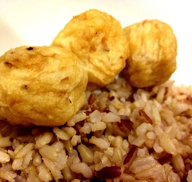 Snapdishの料理写真:Sotong Balls and Brown Rice|I make food look good. 😎さん