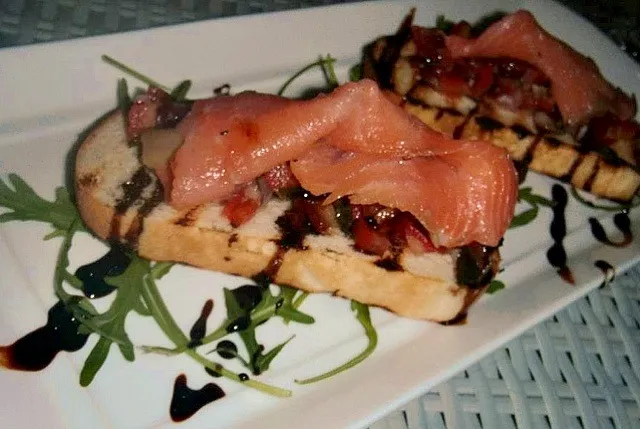 Smoked salmon bruschetta|Lee Annさん