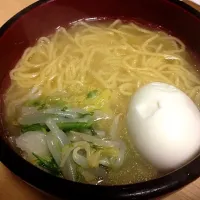 Snapdishの料理写真:函館塩ラーメン|なすぴーまんさん