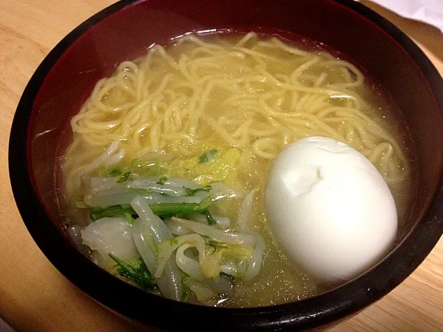 Snapdishの料理写真:函館塩ラーメン|なすぴーまんさん