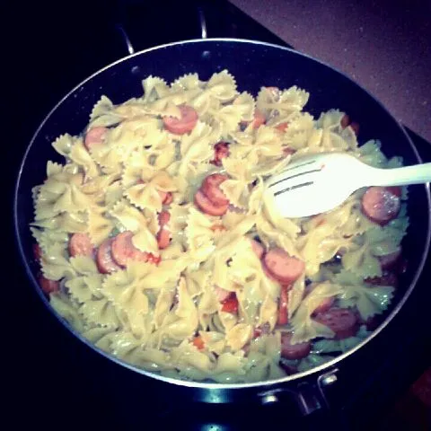 bowtie pasta w smoked sausage, peppers, and italian dressing|victoriaさん