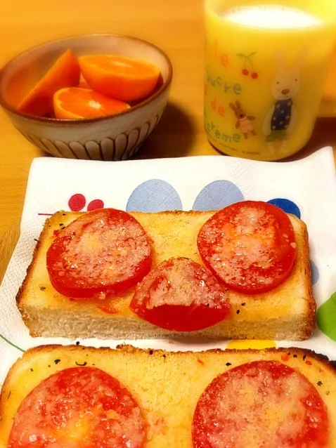 Snapdishの料理写真:にわとりピザ|〜かもねぎポン酢食堂〜TOMOEさん