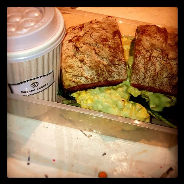 Egg mayo on chapatta bread with garden salad and cafe latte|Mさん