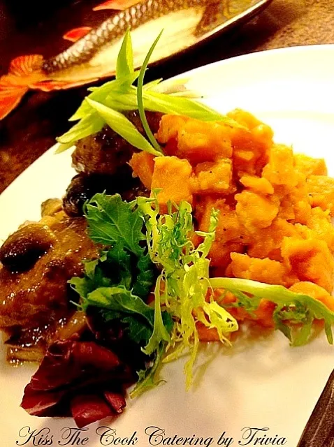 This is my Roasted Garlic Angus Beef Patties and Straw Mushrooms with Cubed Sweet Potatoes❤|Taste-New Americanさん