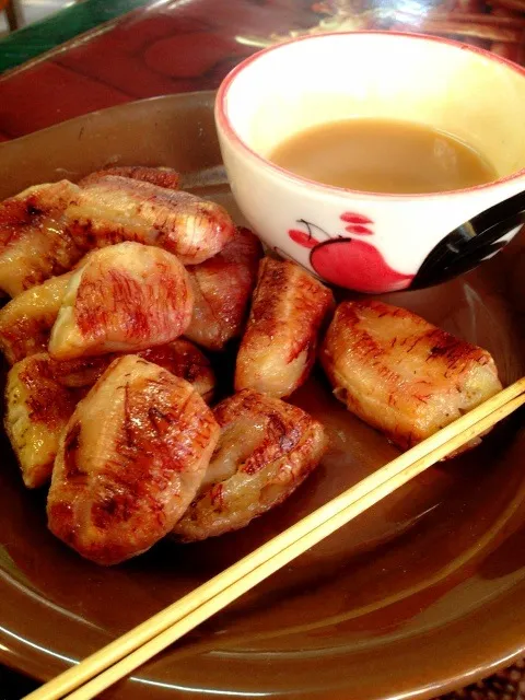 Street food: Charcoal grilled banana with palm sugar dipping|Prae~*さん