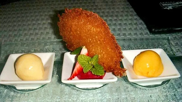 Wild berry, mango, and passion fruits sorbet|Lee Annさん