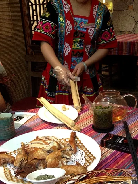 Yunnan Bamboo Sticky Rice ข้าวหลามนี่เอง..|Queenさん