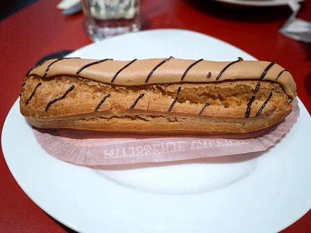 Snapdishの料理写真:Eclair au cafe|Nicole Kamさん