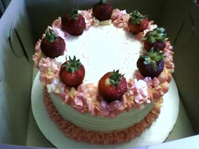 Strawberry lemonade cake|demetra oliverさん